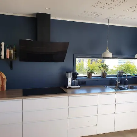 Spacious And Kid Friendly With Garden Stange