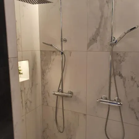 Βίλα Spacious And Kid Friendly With Garden Stange