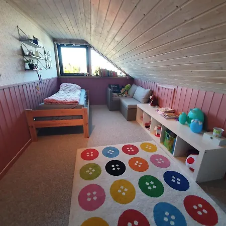 Spacious And Kid Friendly With Garden Stange